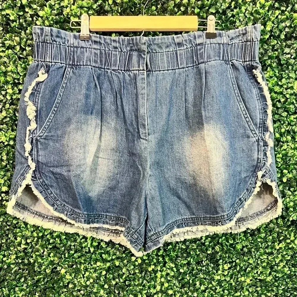 Boutique Denim Shorts - 3X NWT - Picture 3 of 9